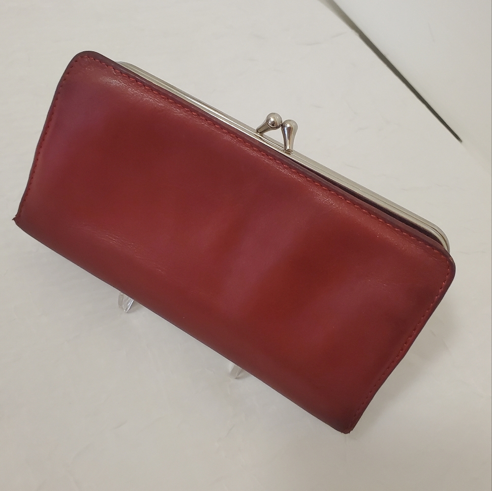 HOBO INTERNATIONAL leather double framed kisslock close wallet
